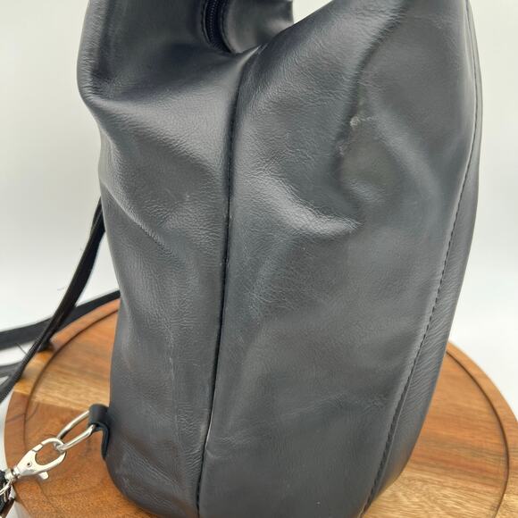 Florence Vanna Italian Leather Backpack Black Convertible Sling Crossbody Bag main image 6